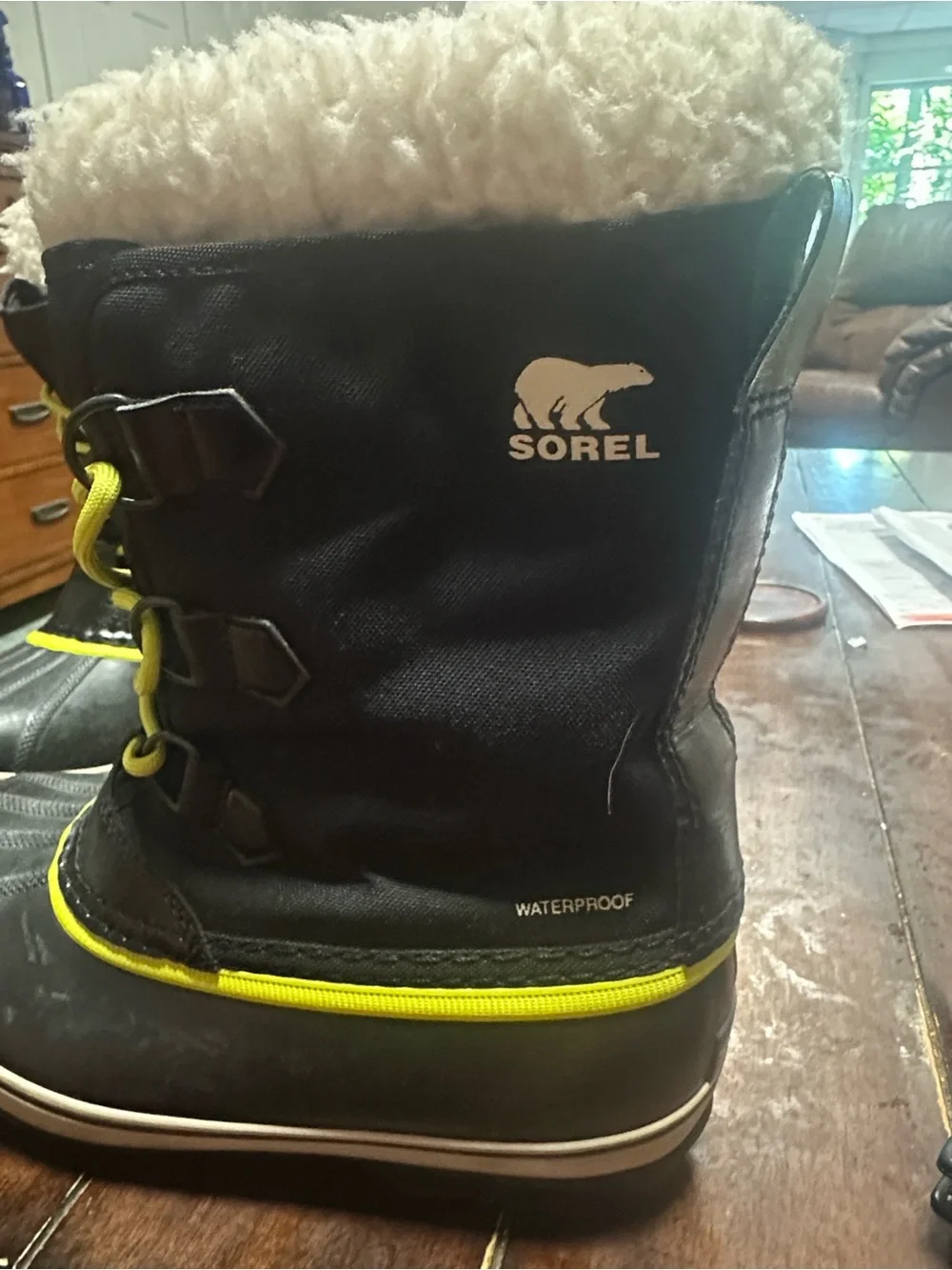 SOREL Waterproof Boots Size 5 Women's. Unique color pattern.Excellent condition!